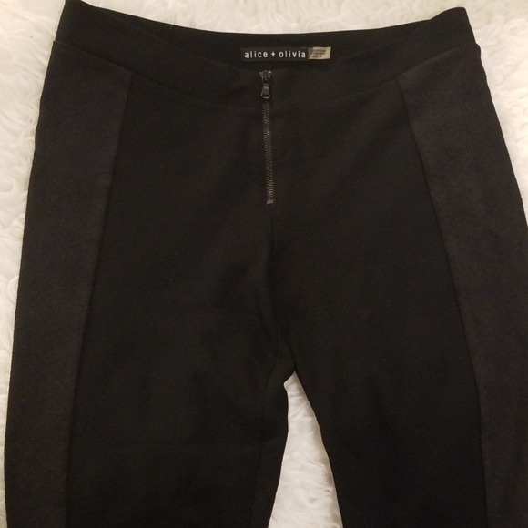 💕ALICE + OLIVIA💕 Front Zip Legging with Leather Side Panels Black 8 - Picture 7 of 8
